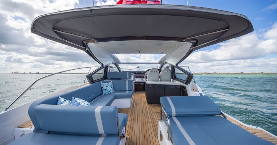 fairline-targa-40-cockpit 