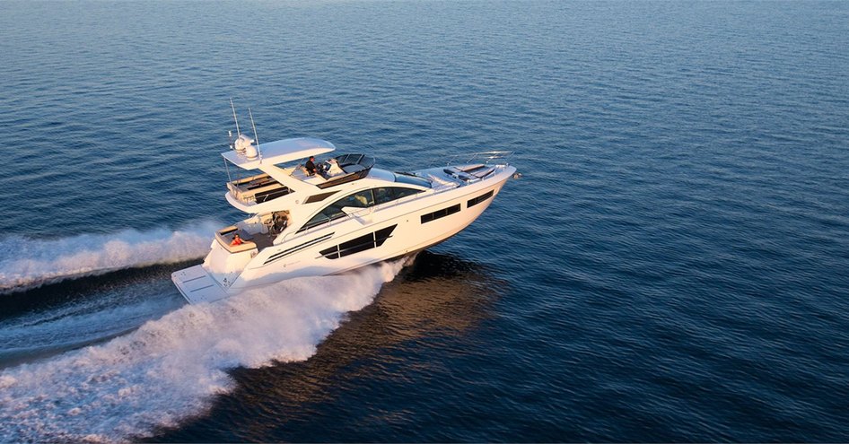 Cruisers Yachts 60 Fly