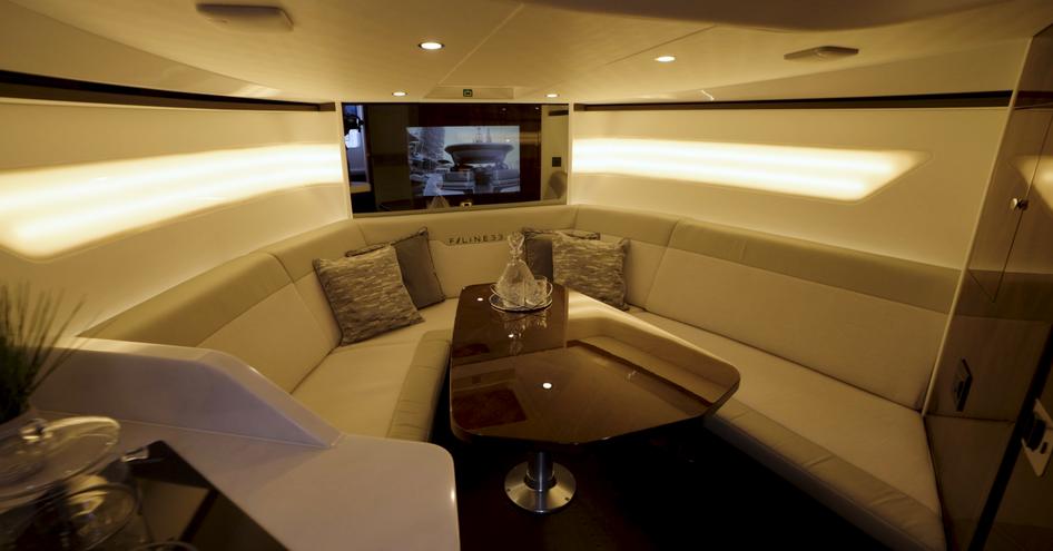 Fairline-F33-lower-deck-saloon