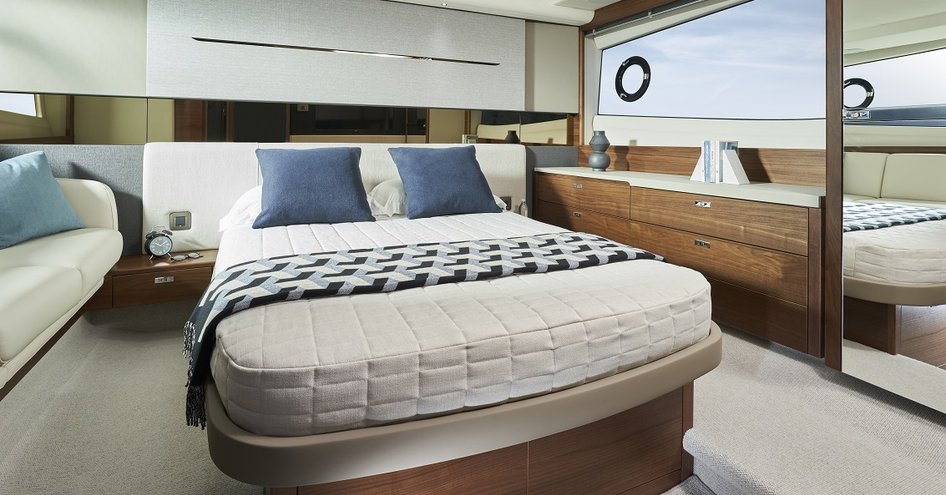 princess v50 cabin