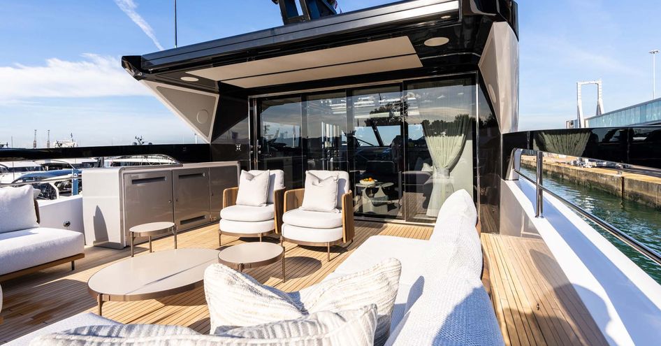 Sunseeker-Ocean-156-upper-aft-deck