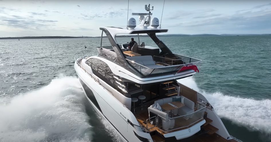 fairline-squadron-58-running