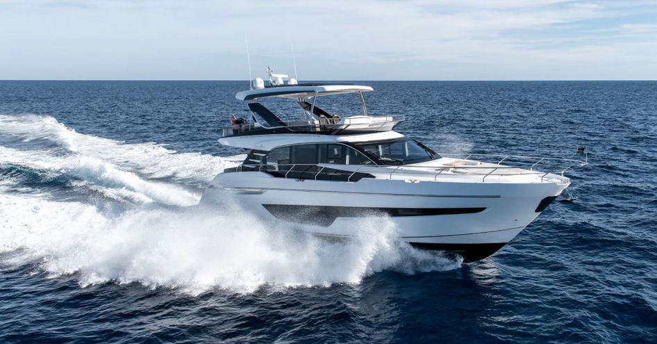 Fairline Squadron 68 at sea