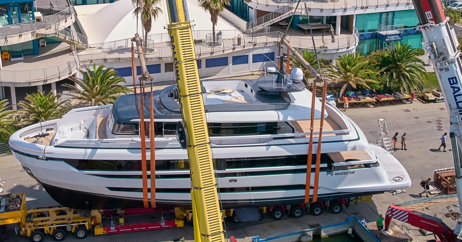 Extra Yachts X96 Triplex at launch