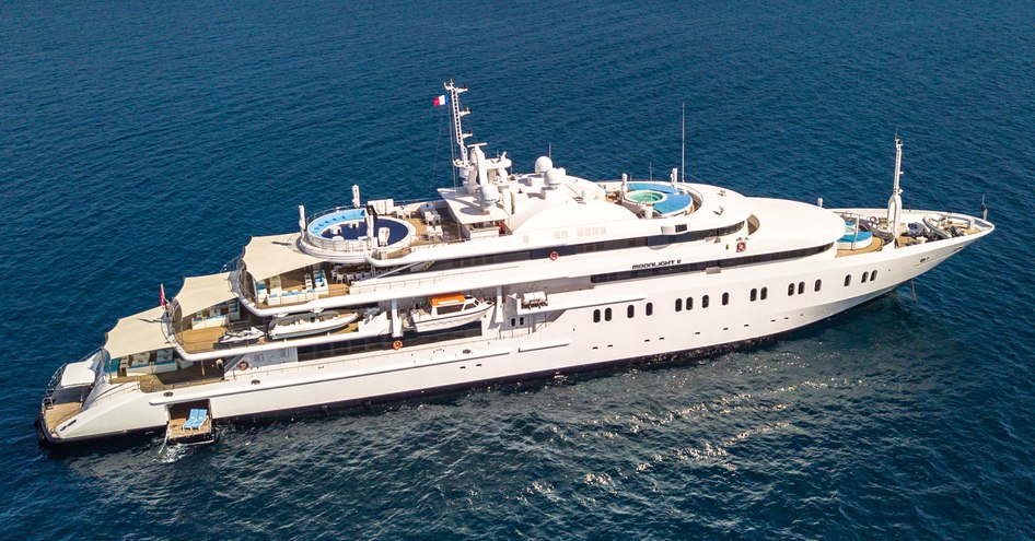 Superyacht MOONLIGHT II at sea