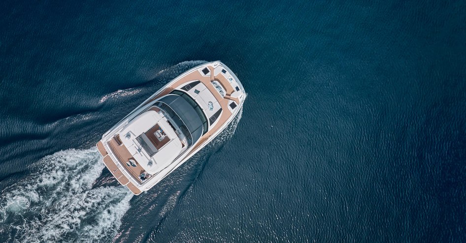 Prestige M8 yacht from above