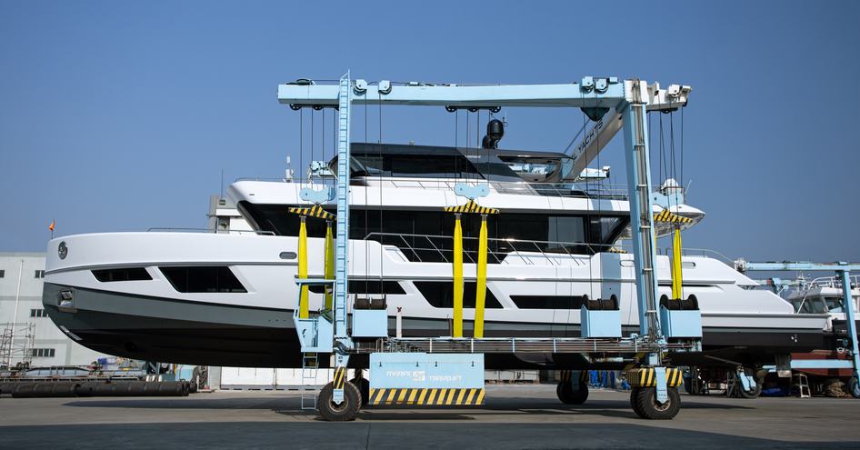 CL Yachts CLX96 preparing for launch