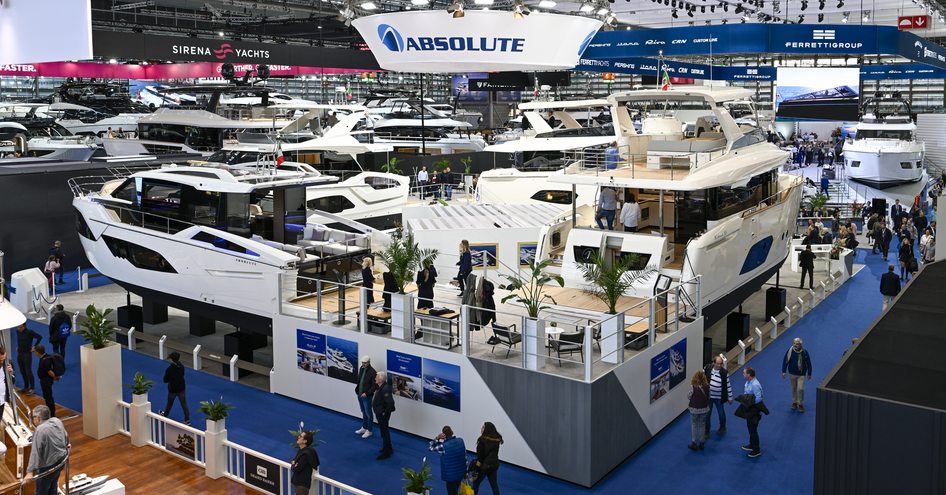 Overview of the Absolute exhibit stand at boot Dusseldorf