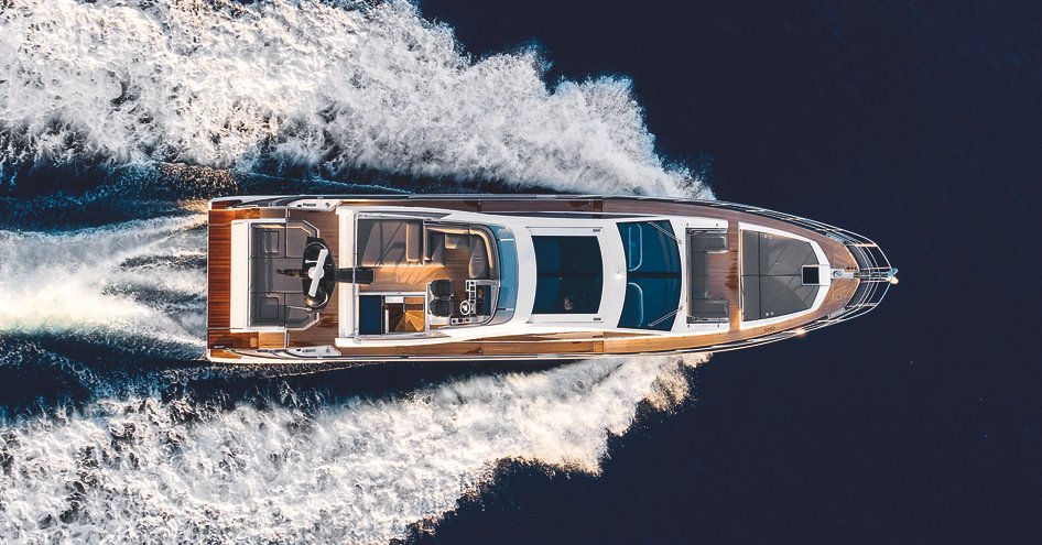 sportsbridge yacht Azimut S7 aerial view