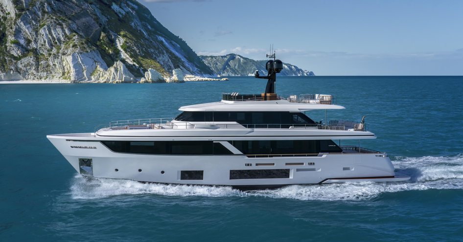 Navetta 30 on water