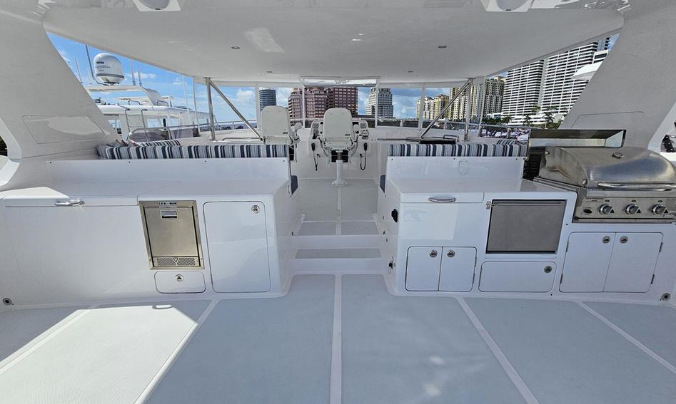 Outer Reef 830 Motoryacht, Fly Deck/Sportdeck