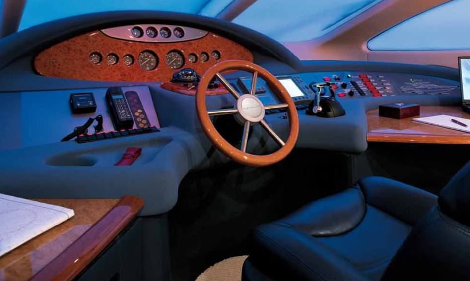 Azimut 62 Mk1, Helm Station