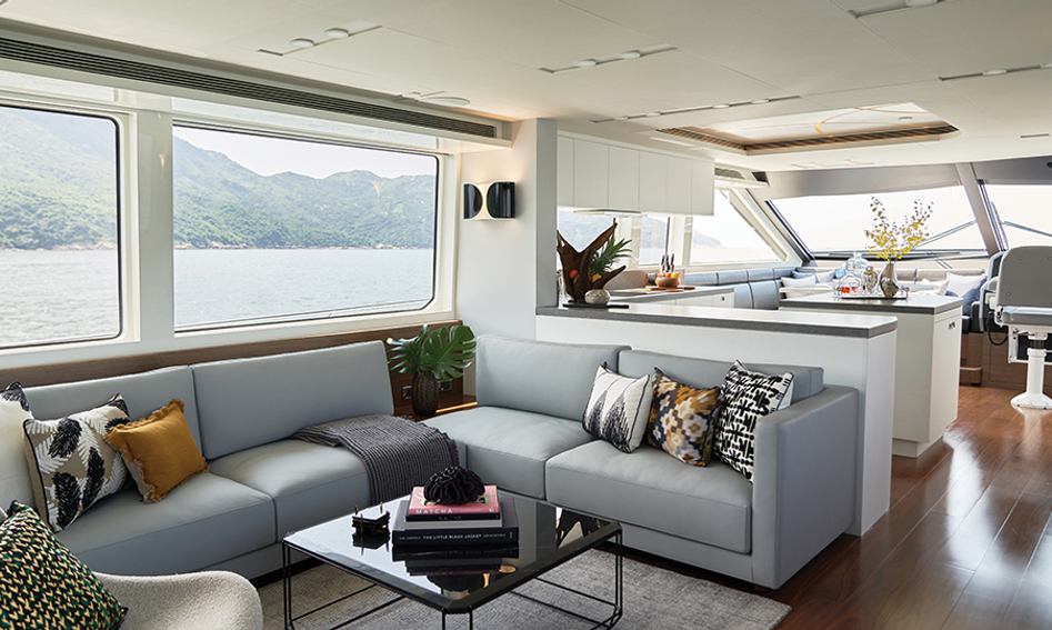 CL Yachts CLB72, Interior