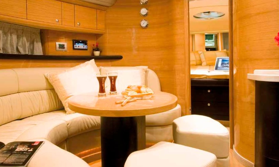 Cranchi 50 HT, Interior