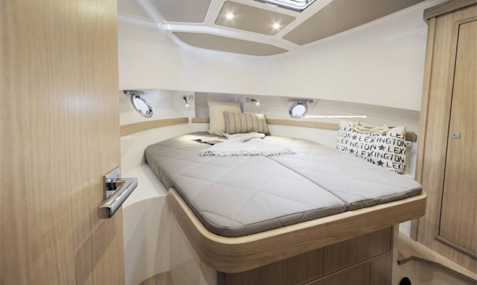 Sargo 36 Fly, Accommodation