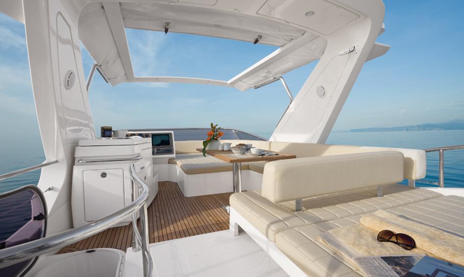 Azimut 53 Gen 1, Fly Deck/Sportdeck