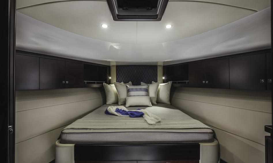 Palm Beach GT50 Express, Accommodation