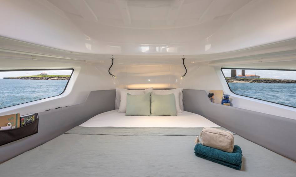 Delphia 10 Sedan , Accommodation