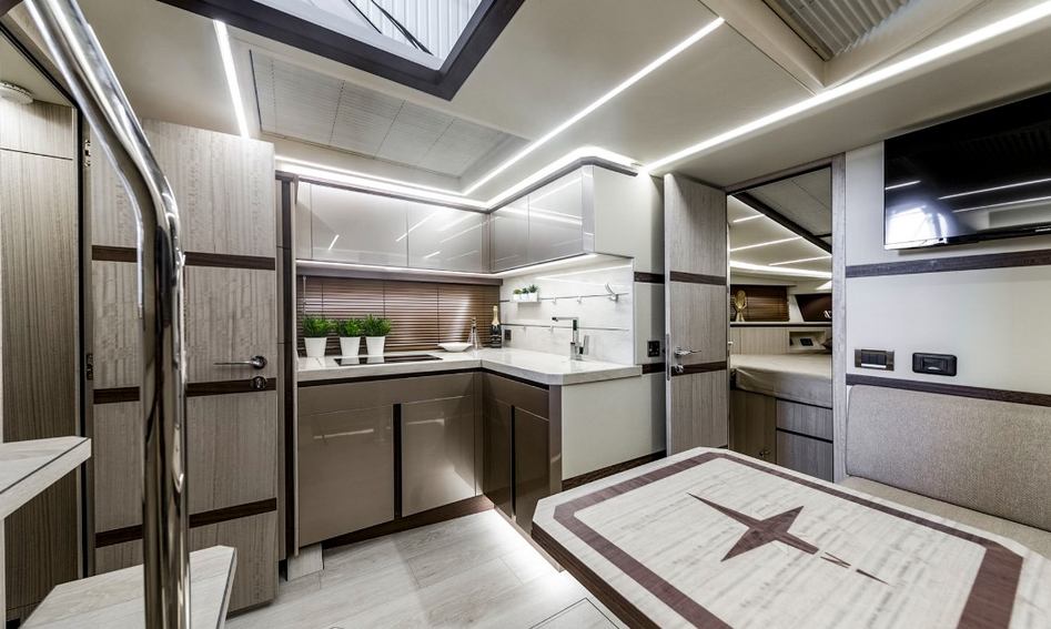 Galeon 405 HTS, Interior