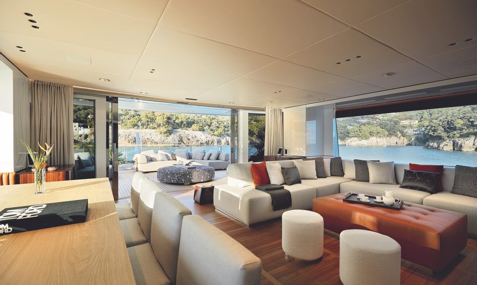 Benetti Oasis 40M, Interior