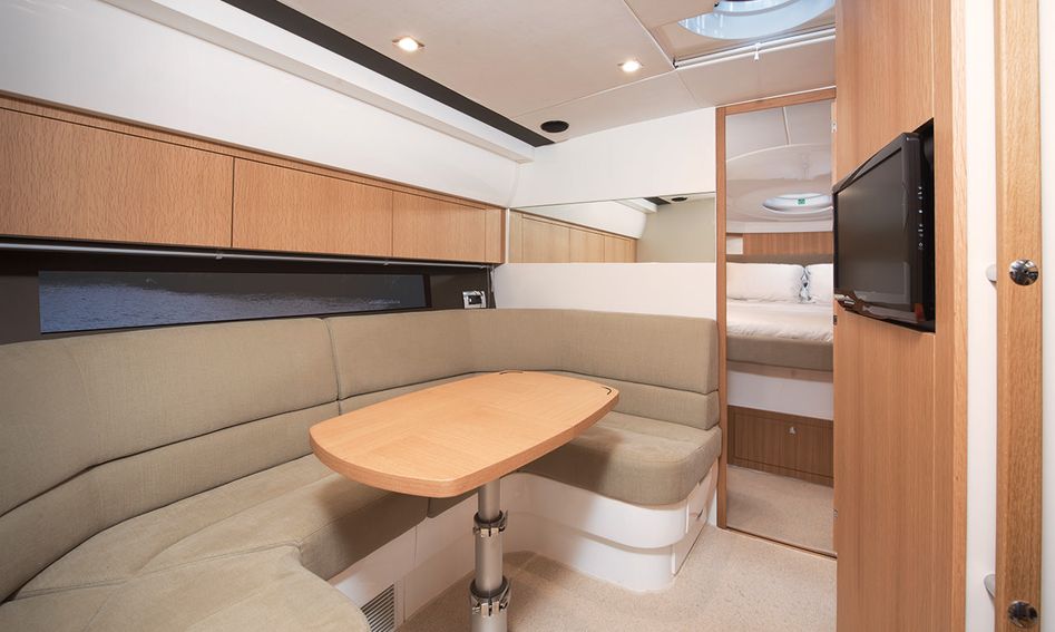 Fairline Targa 38 Open, Interior