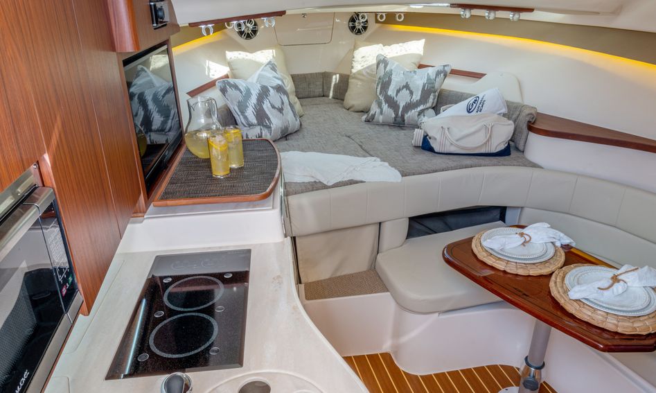 Grady-White Express 330, Interior