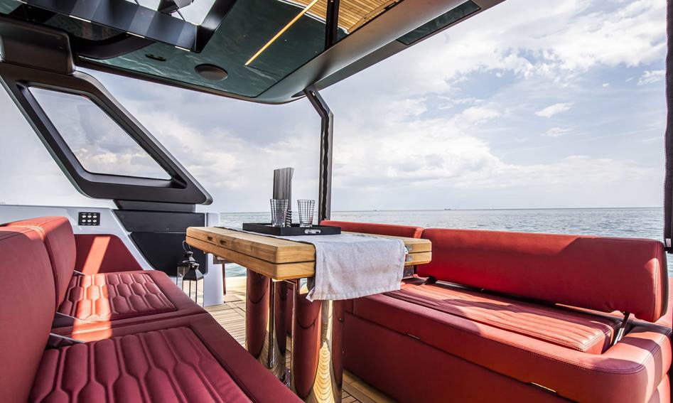 Cranchi A46 Luxury Tender, Deck Area