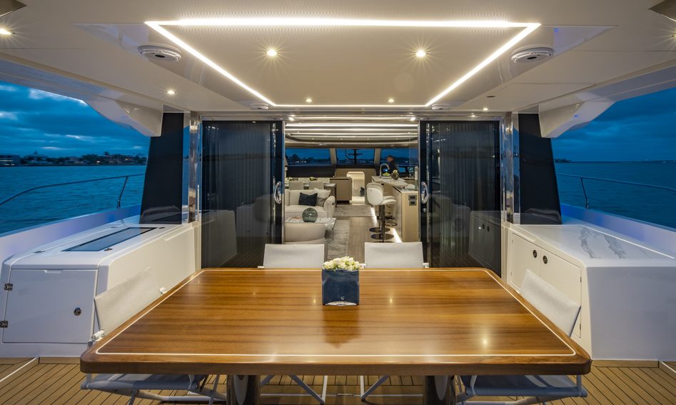 Aquila 70 Luxury, Deck Area