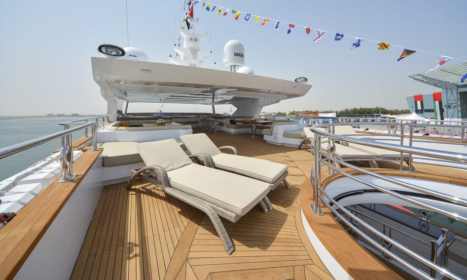 Gulf Craft Majesty 155, Deck Area