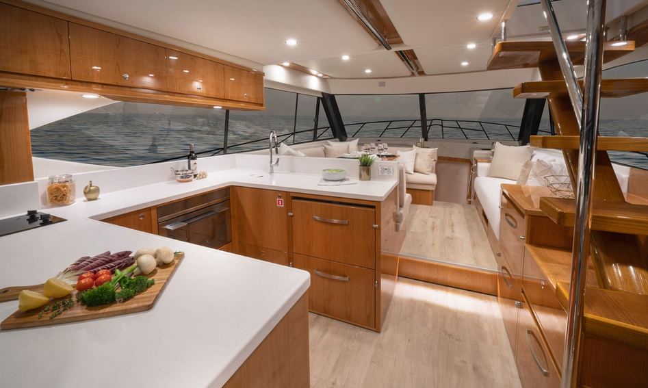 Riviera 54 Enclosed Flybridge, Interior