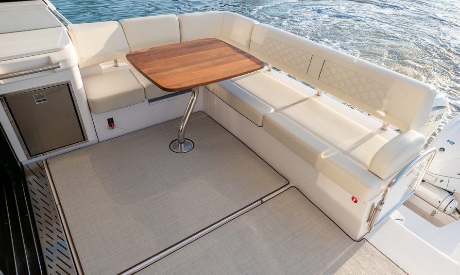 Regal Boats 42 XO , Deck Area