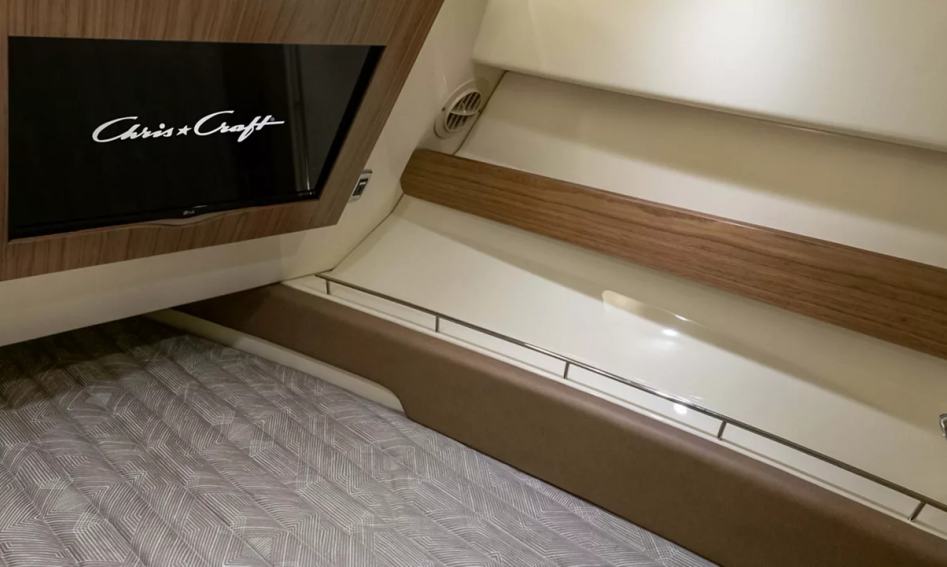 Chris Craft Calypso 35 , Interior
