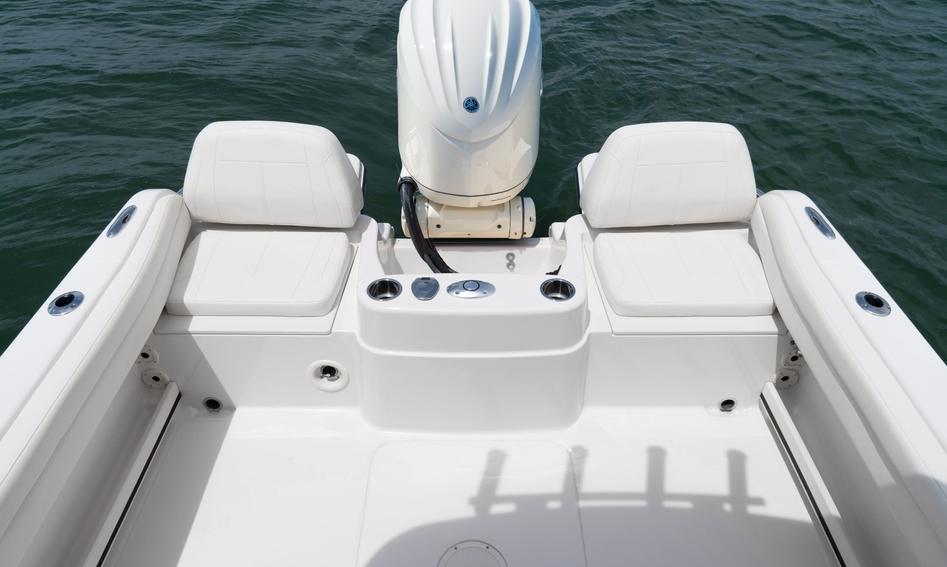 Grady-White Adventure 218 , Deck Area