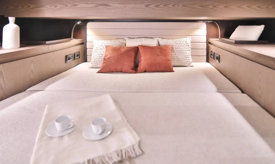 Invictus GT320S, Accommodation