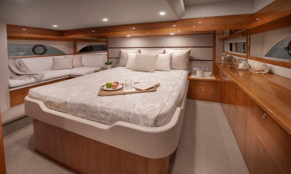 Riviera 54 Enclosed Flybridge, Accommodation