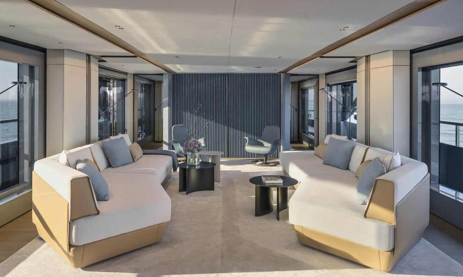 Azimut Grande Trideck Mk2, Interior