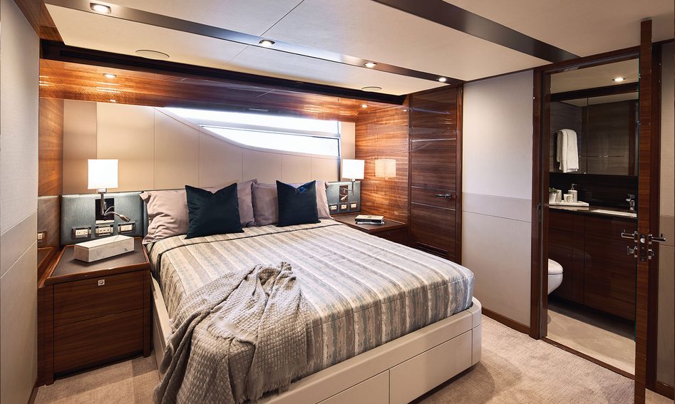 CL Yachts CLA76f, Accommodation