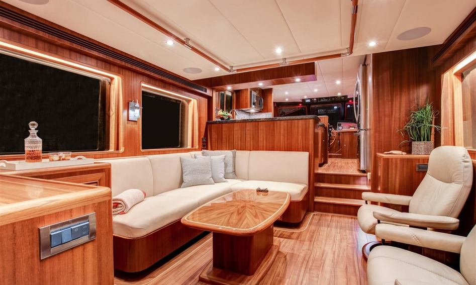 Outer Reef 610 Motoryacht, Interior