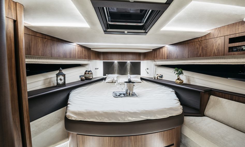 Galeon 680 Fly, Accommodation