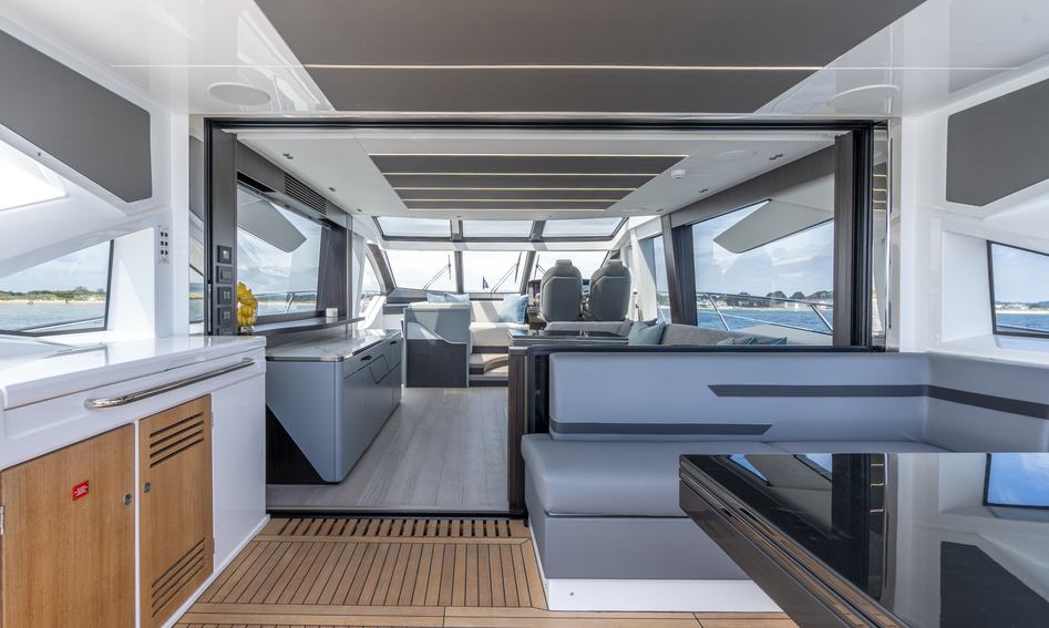 Sunseeker Predator 74 XPS, Deck Area