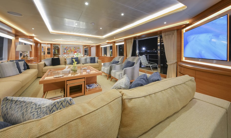 Gulf Craft Majesty 135, Interior