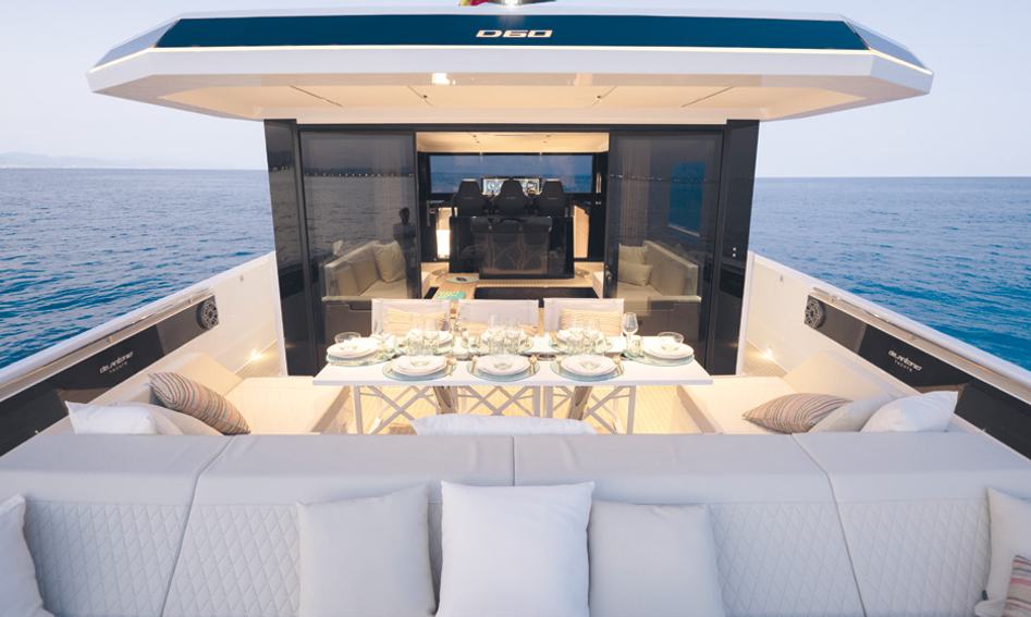 De Antonio D60 , Deck Area