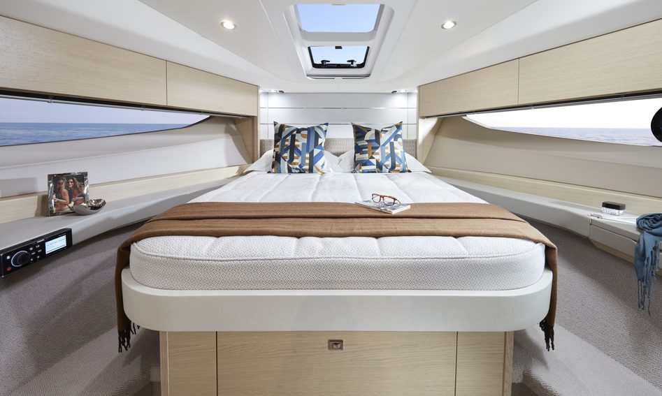 Princess V40  Mk3, Accommodation