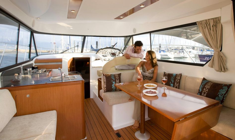 Beneteau Antares 36, Interior