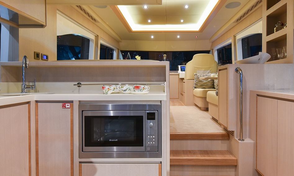 Gulf Craft Nomad 55, Interior