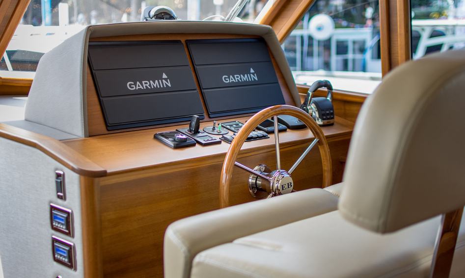 Grand Banks EB44 Sedan, Helm Station