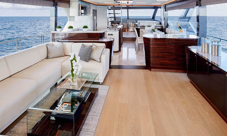 Ocean Alexander 26R Enclosed, Interior