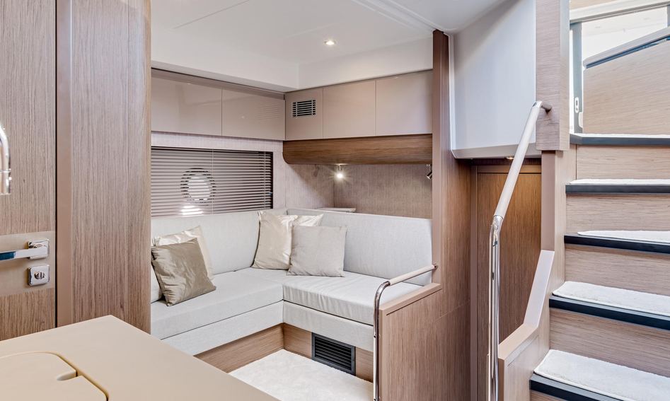 Beneteau Gran Turismo 50 Sportfly, Interior