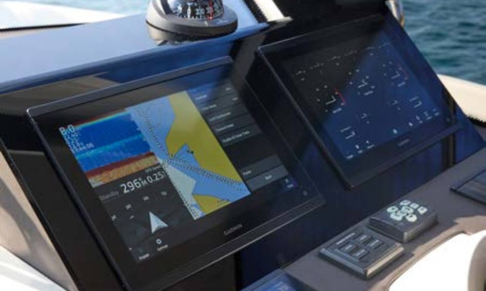 Prestige F4.3 , Helm Station