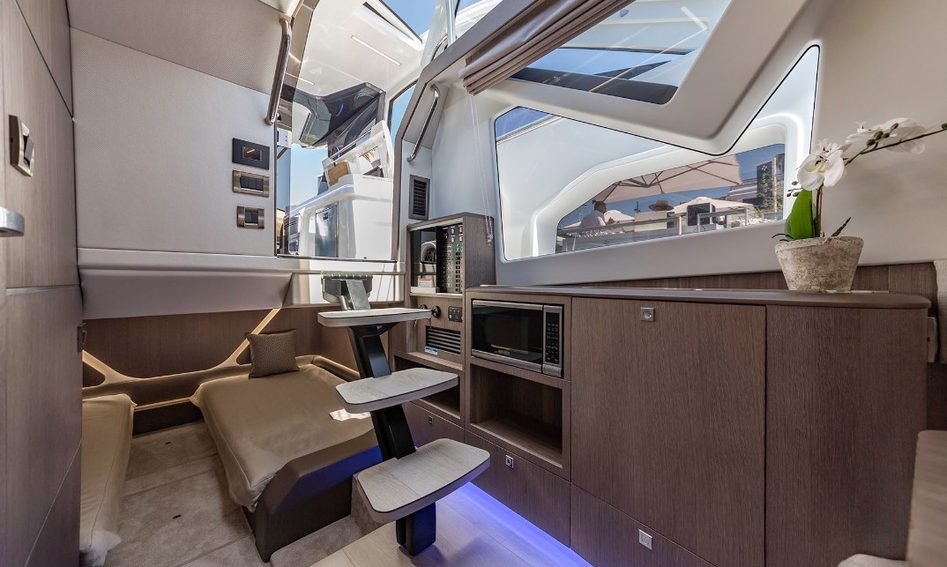 Galeon 375 GTO, Interior